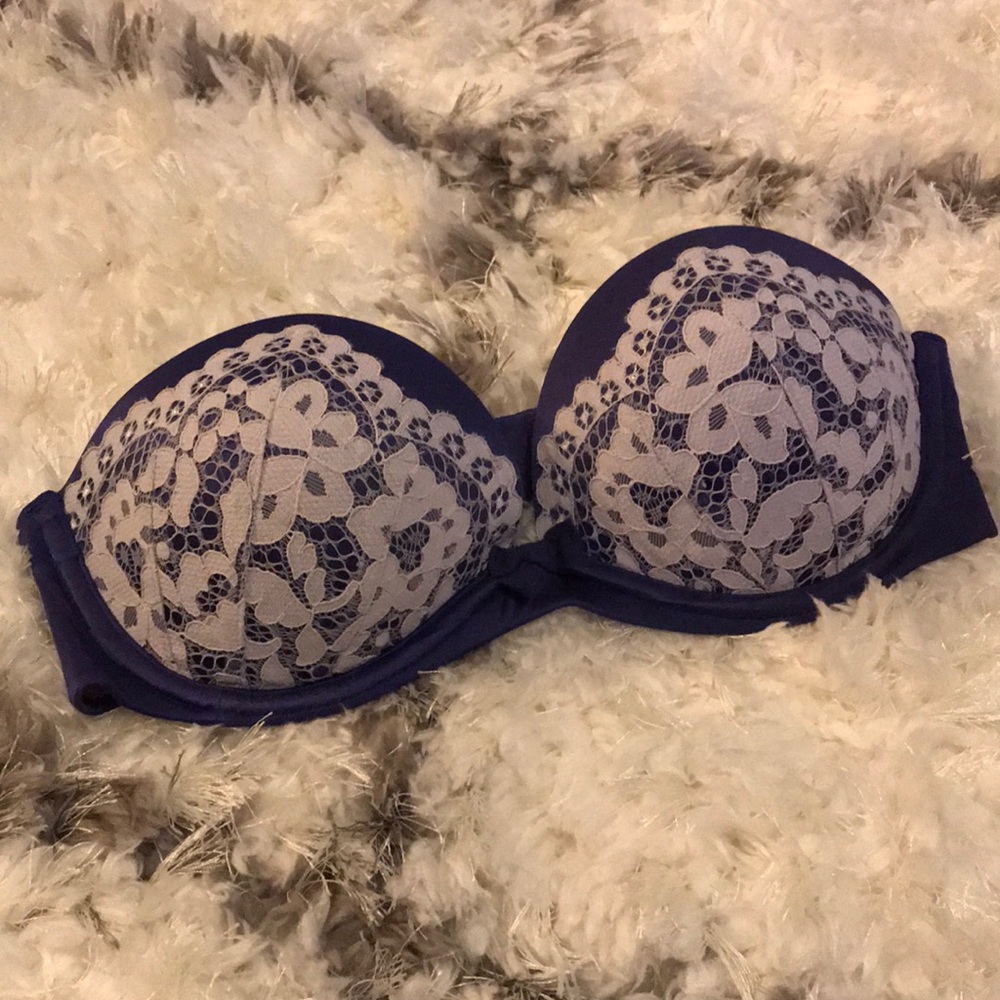 Victoria’s Secret 32B “very sexy strapless”
